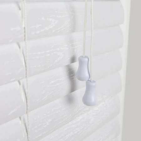 Жалюзи пластиковые 160х160 см с фактурой под дерево цвет белый