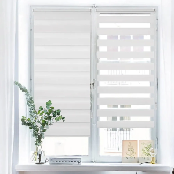 Рулонные шторы день ночь цвет белый