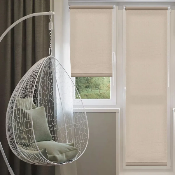 Рулонные шторы однотонные Бонд для балконной двери цвет бежевый Рулонные шторы однотонные Бонд для балконной двери цвет бежевый