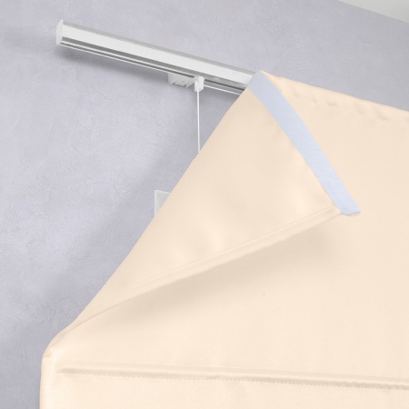 Римская штора с помпонами, Фортуна Blackout на верёвочном механизме, цвет экрю