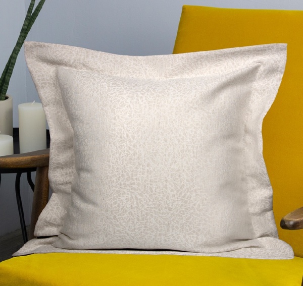 Подушка декоративная на молнии 50х50 см Талия цвет крем