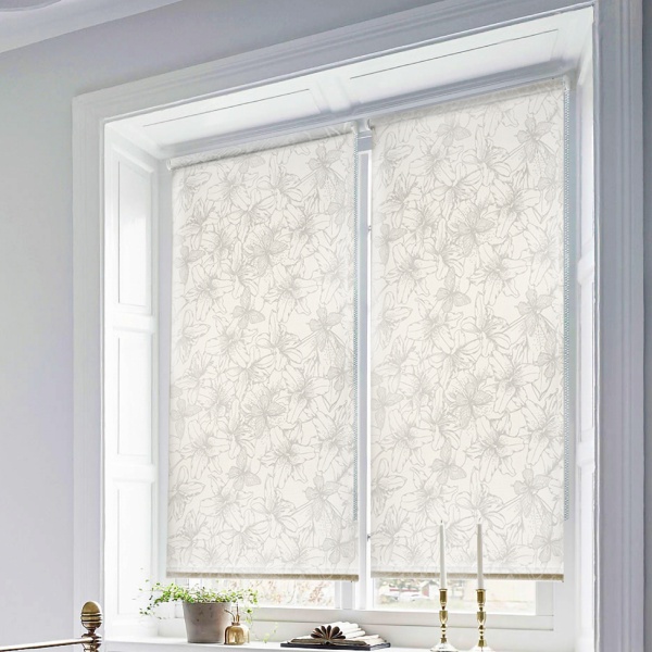 Рулонные шторы с принтом Амелия для балконной двери цвет белый