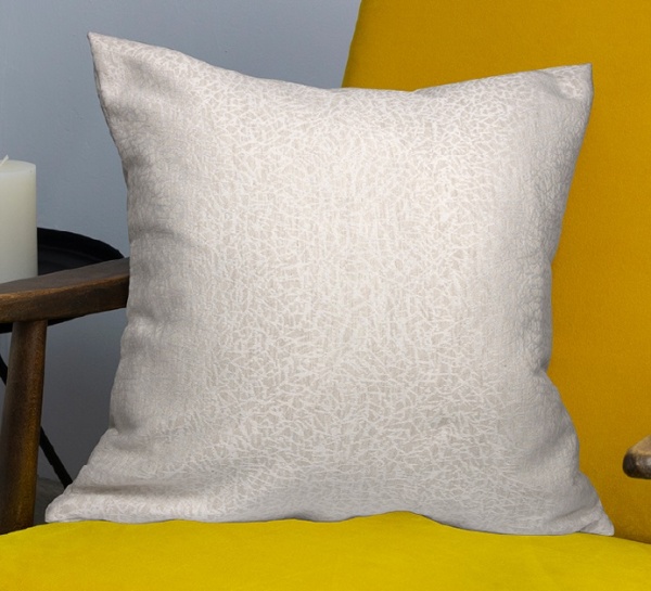 Подушка декоративная на молнии 40х40 см Талия цвет крем