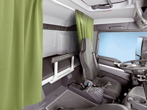 Комплект автоштор и карниза спального места Блэкаут - авто SK 240х160 (цвет: Светло-зеленый)