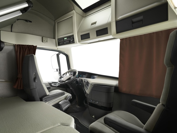 Комплект автоштор и карниза на лобовое-боковое стекло Блэкаут - авто LK 480х100 (цвет: Темно-коричневый)