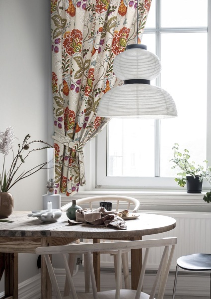 Штора на тесьме "CASANDRA" 136х175 цветы красные