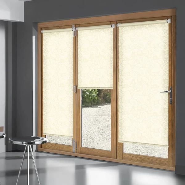 Рулонные шторы с принтом Шанталь для балконной двери цвет крем