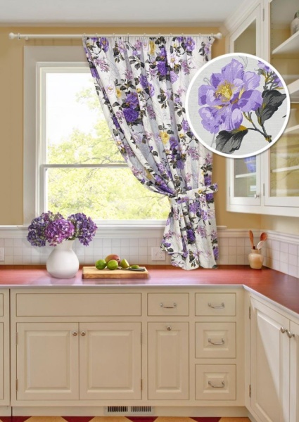 Штора на тесьме "Melodia" 136x175 фиолетовые цветы